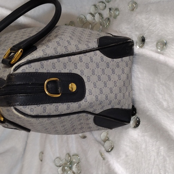 Authentic GUCCI Handbag - Picture 2 of 16